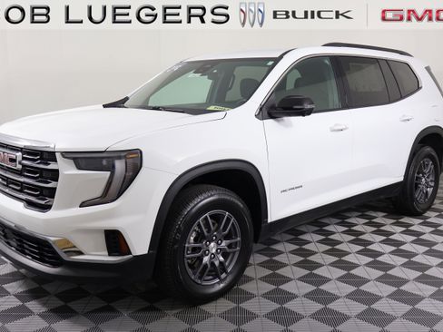 Certified 2025 GMC Acadia Elevation FWD image 3