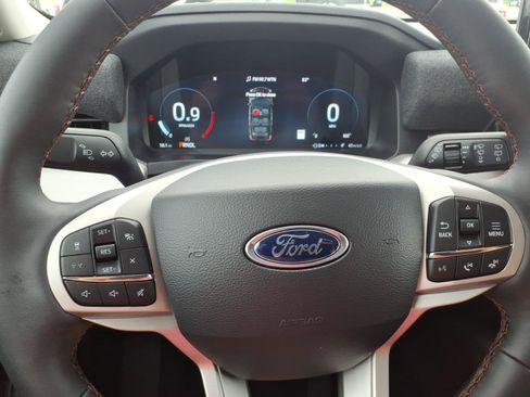 New 2026 Ford Explorer Active w/ Active Comfort Package RWD image 18