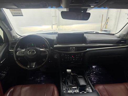 Used 2016 Lexus LX 570 4WD w/ Luxury Package image 24