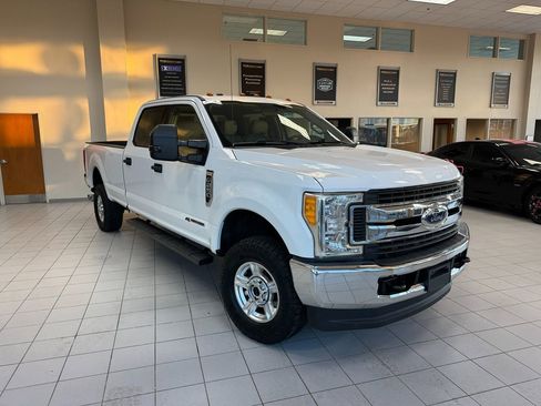 Used 2017 Ford F250 XLT image 7
