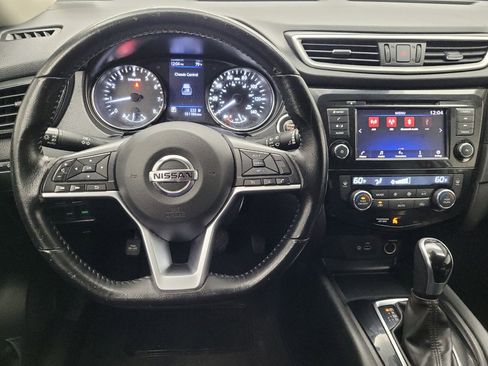 Used 2020 Nissan Rogue SV FWD image 22