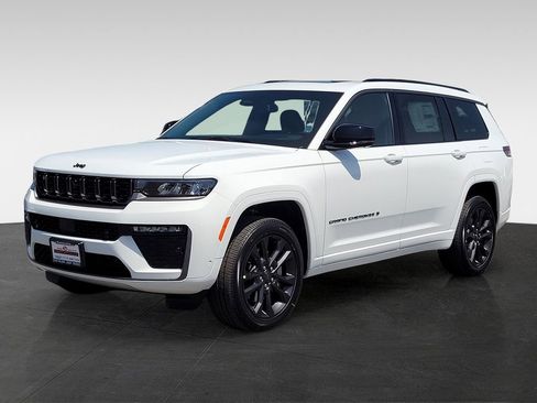 New 2026 Jeep Grand Cherokee L Limited image 8