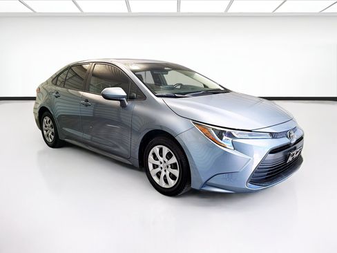 Used 2023 Toyota Corolla LE w/ Carpet Mat Package (TMS) FWD image 3