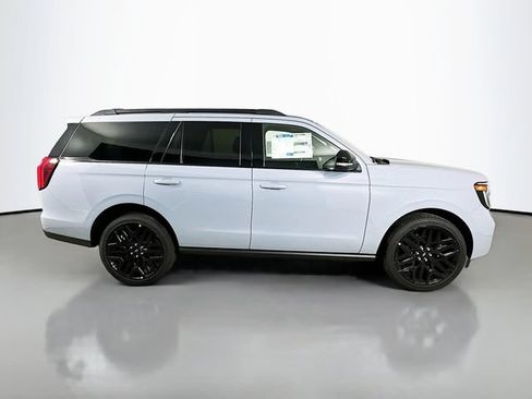New 2027 Ford Expedition Platinum w/ Stealth Performance Package AWD/4WD image 8