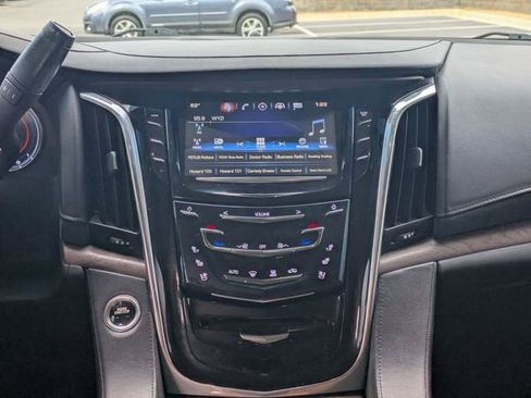 Used 2018 Cadillac Escalade Premium Luxury image 20