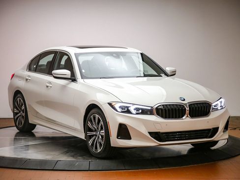 Used 2026 BMW 330i Sedan w/ Premium Package RWD image 6