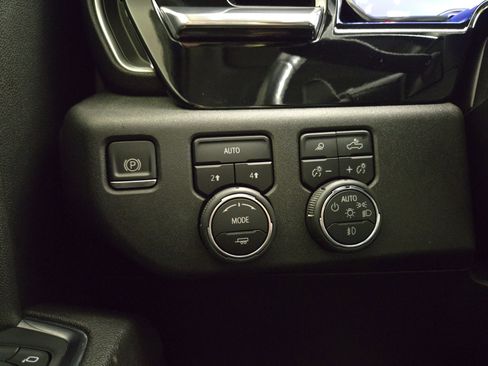 Used 2023 Chevrolet Silverado 1500 LTZ image 30