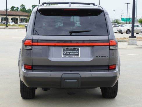 Used 2024 Lexus GX 550 w/ Cold Area Package AWD/4WD image 7