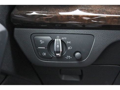 Used 2018 Audi Q5 2.0T Premium AWD/4WD image 22