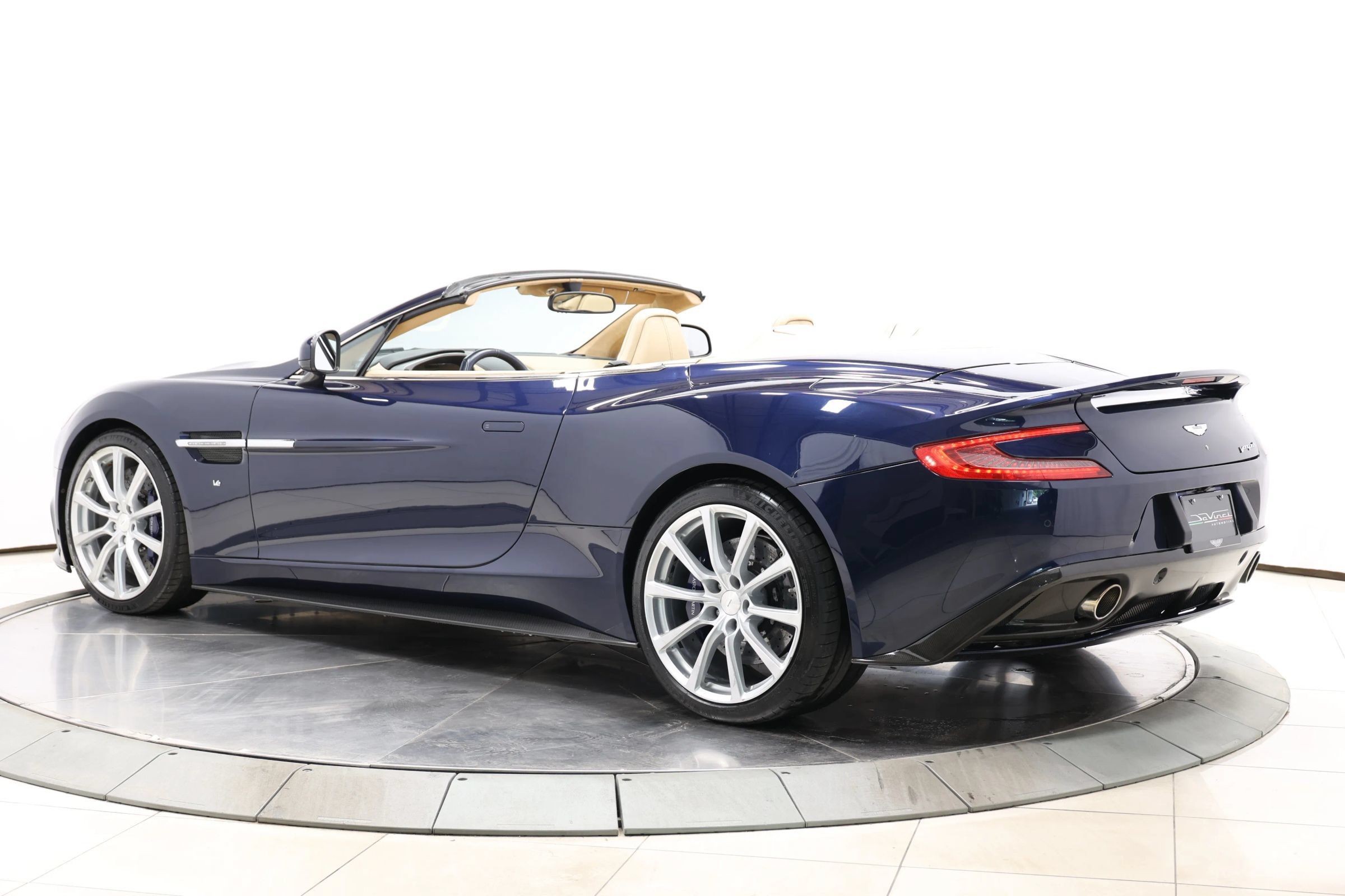 Used 2016 Aston Martin Vanquish Volante RWD image 47