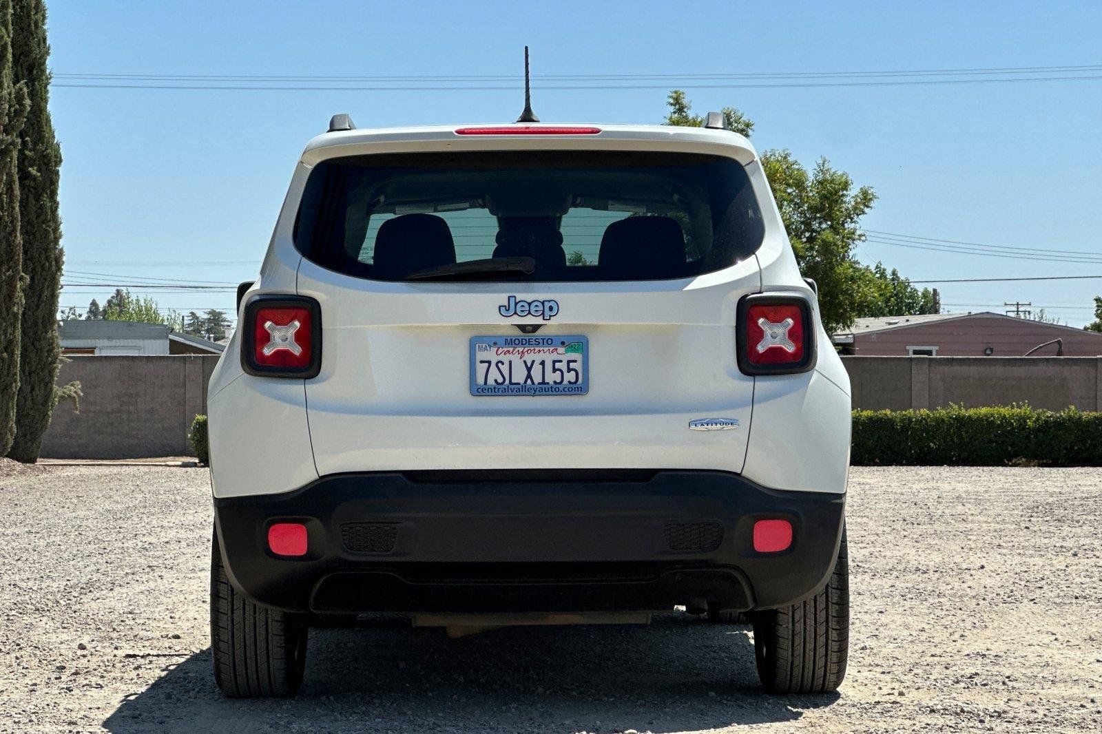 Used 2016 Jeep Renegade Latitude FWD image 5