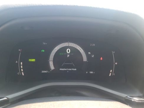 Used 2025 Toyota Camry SE w/ Convenience Package FWD image 17