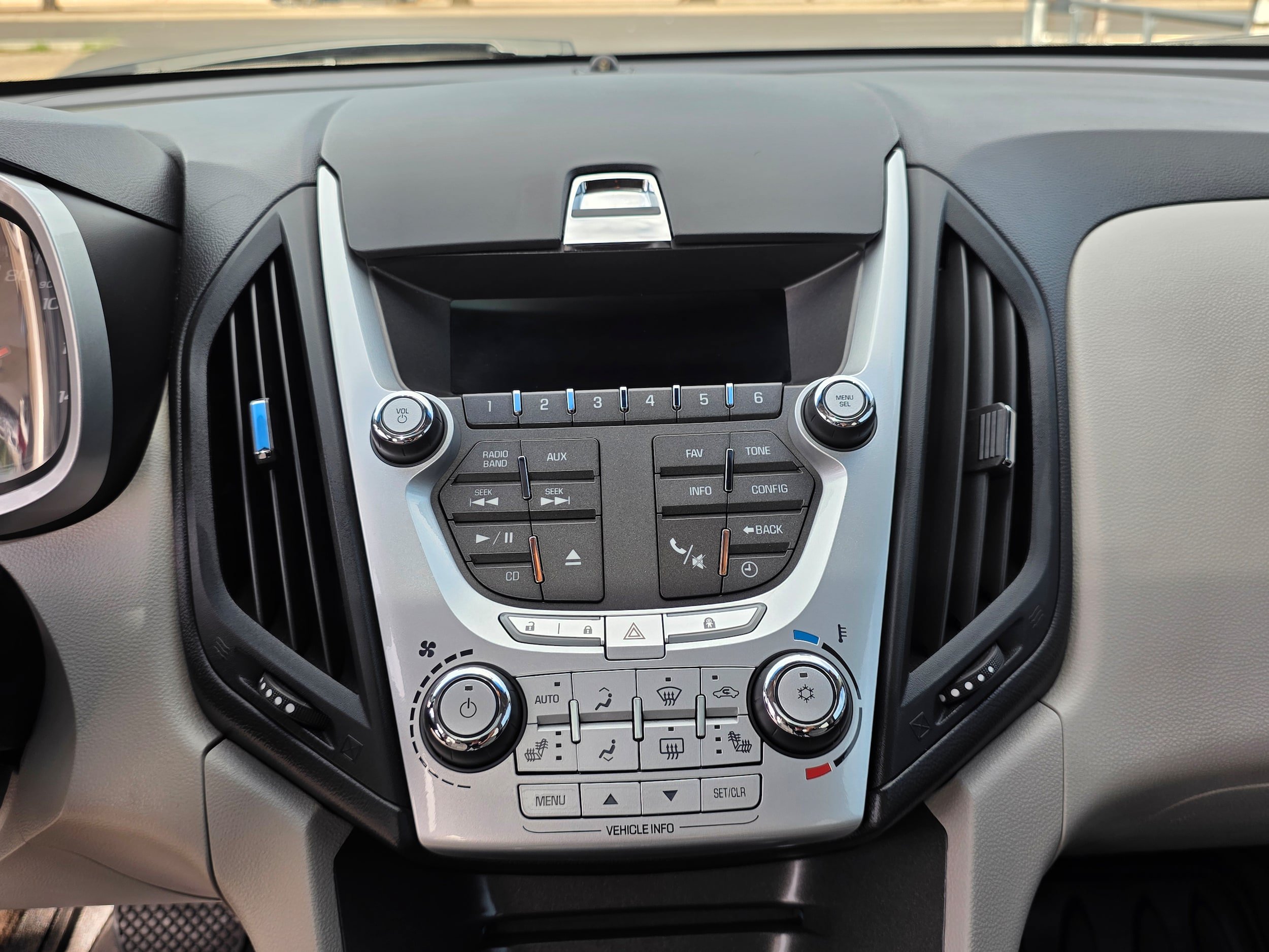 Used 2010 Chevrolet Equinox LT w/ Chrome Appearance Package FWD image 19