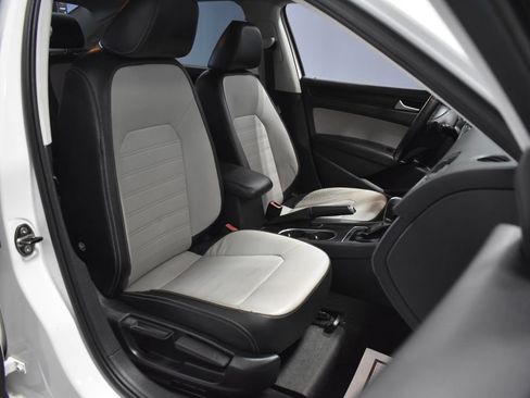 Used 2015 Volkswagen Passat 1.8T Sport FWD image 14