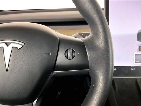Used 2022 Tesla Model Y Long Range AWD/4WD image 19