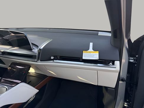 New 2026 Cadillac Vistiq Luxury image 12