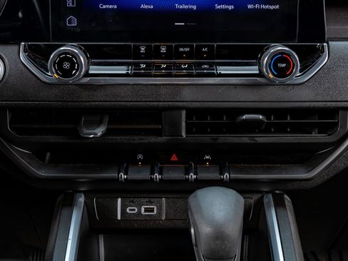 Used 2024 Chevrolet Colorado Trail Boss w/ Technology Package AWD/4WD image 27