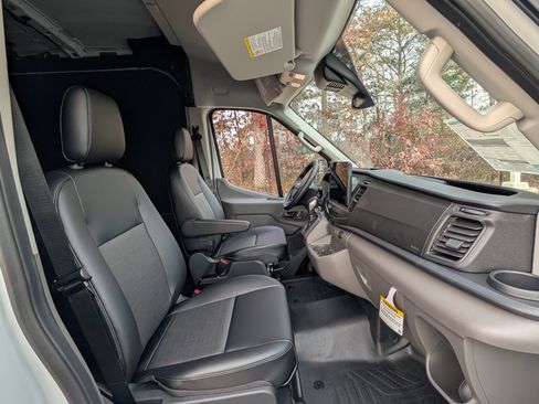 New 2026 Ford Transit 250 148 Medium Roof w/ Load Area Protection Package image 6