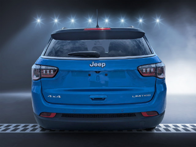 Used 2024 Jeep Compass Limited AWD/4WD image 4