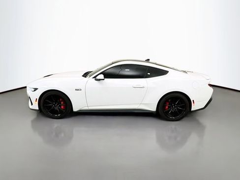 Used 2024 Ford Mustang GT Premium RWD image 4