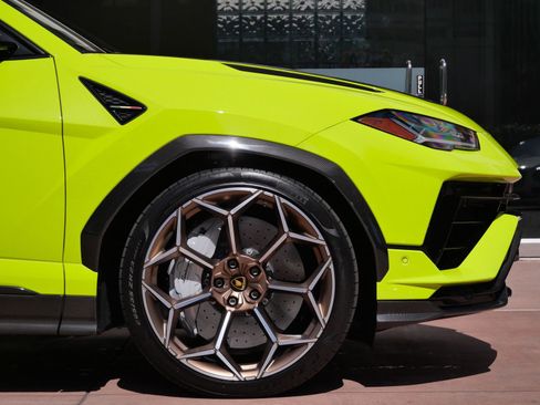 Used 2024 Lamborghini Urus Performante AWD/4WD image 9