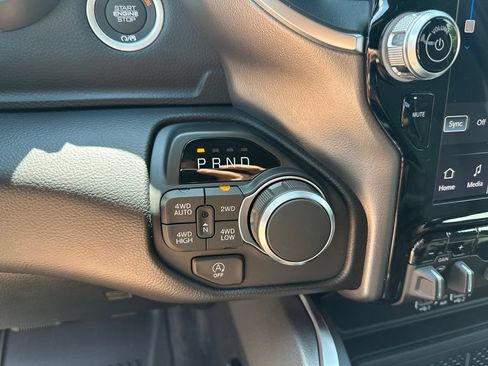 New 2026 RAM 1500 4x4 Crew Cab image 27