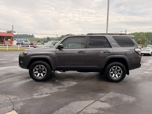 Used 2021 Toyota 4Runner TRD Off-Road Premium w/ Moonroof Package AWD/4WD image 8
