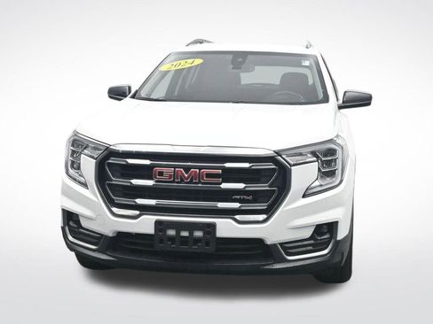 Used 2024 GMC Terrain AT4 AWD/4WD image 2
