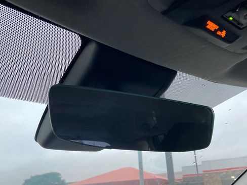 Used 2022 Toyota Corolla Cross L image 21