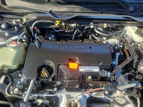 Used 2019 Honda Civic Sport image 8