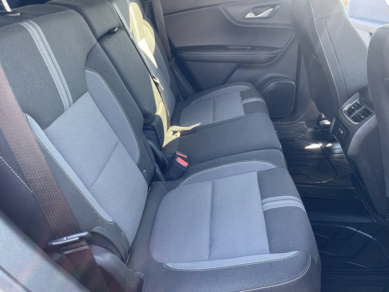 Used 2024 Chevrolet Blazer LT w/ Convenience Package FWD image 25