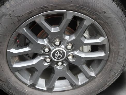 Used 2022 Toyota Tundra Platinum w/ Advanced Package image 32