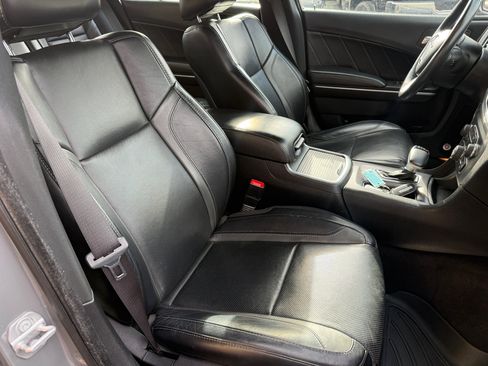 Used 2017 Dodge Charger SXT w/ AWD Premium Group image 22