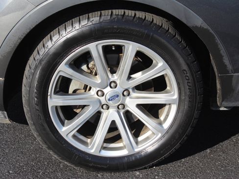 Used 2017 Ford Explorer Limited image 10