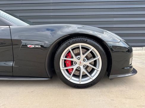 Used 2007 Chevrolet Corvette Z06 w/ Preferred Equipment Group RWD image 34