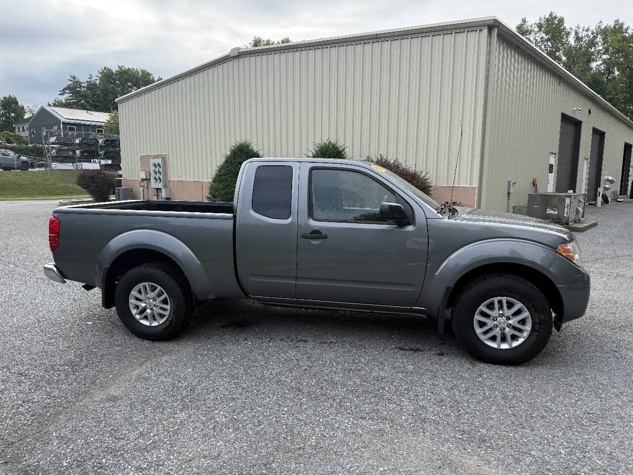 Used 2018 Nissan Frontier SV AWD/4WD image 5