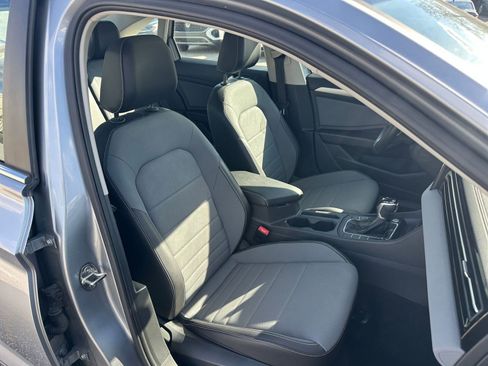 Used 2025 Volkswagen Jetta SE image 35