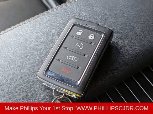 Used 2024 Jeep Wagoneer L 4WD image 28