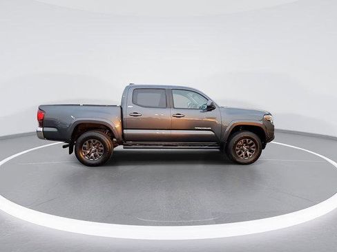 Certified 2020 Toyota Tacoma SR5 image 11