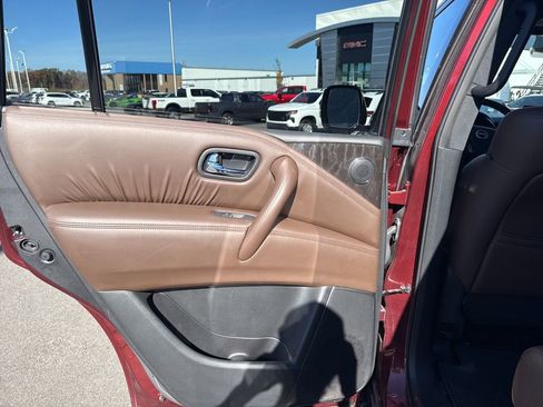 Used 2024 Nissan Armada Platinum w/ Captain's Chairs Package image 32