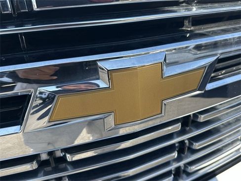 Certified 2023 Chevrolet Suburban Premier image 30