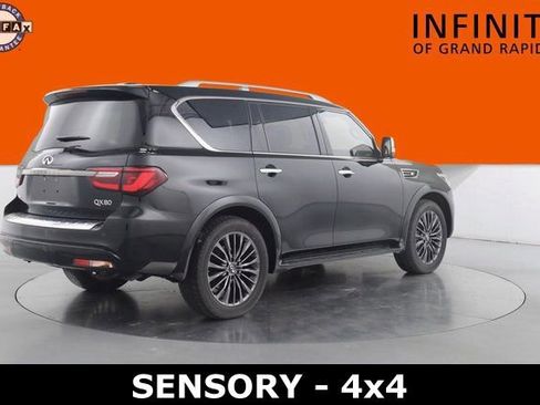 Used 2024 INFINITI QX80 Premium Select AWD/4WD image 7
