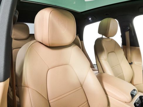 Certified 2023 Porsche Cayenne Coupe AWD/4WD image 25