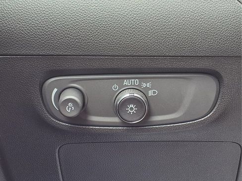 Used 2025 Buick Encore GX Preferred AWD/4WD image 19