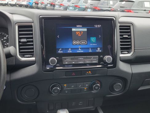 Used 2022 Nissan Frontier SV image 25