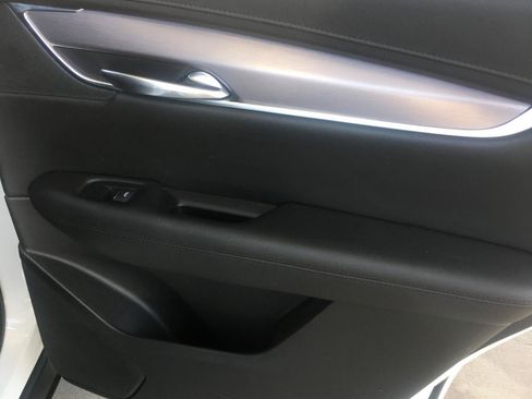 Used 2017 Cadillac XT5 Premium Luxury w/ Driver Assist Package FWD image 18