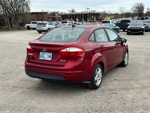 Used 2017 Ford Fiesta SE image 5