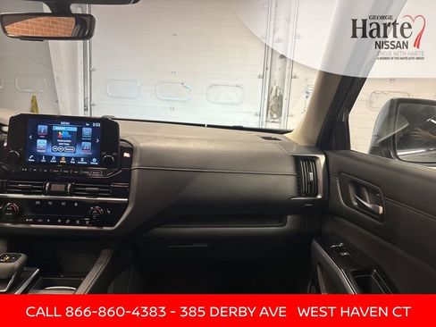 Certified 2023 Nissan Pathfinder SL image 34