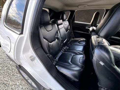 Used 2014 Jeep Cherokee Latitude w/ Comfort/Convenience Group image 24