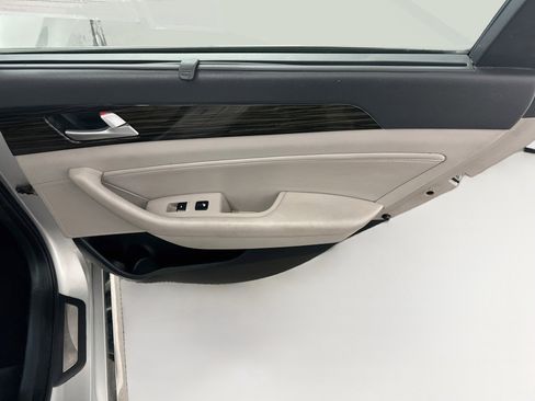 Used 2017 Hyundai Sonata Limited w/ Tech Package 03 FWD image 31
